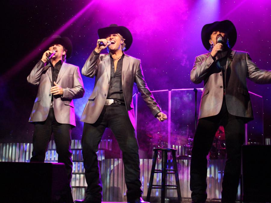 The Texas Tenors Explore Branson